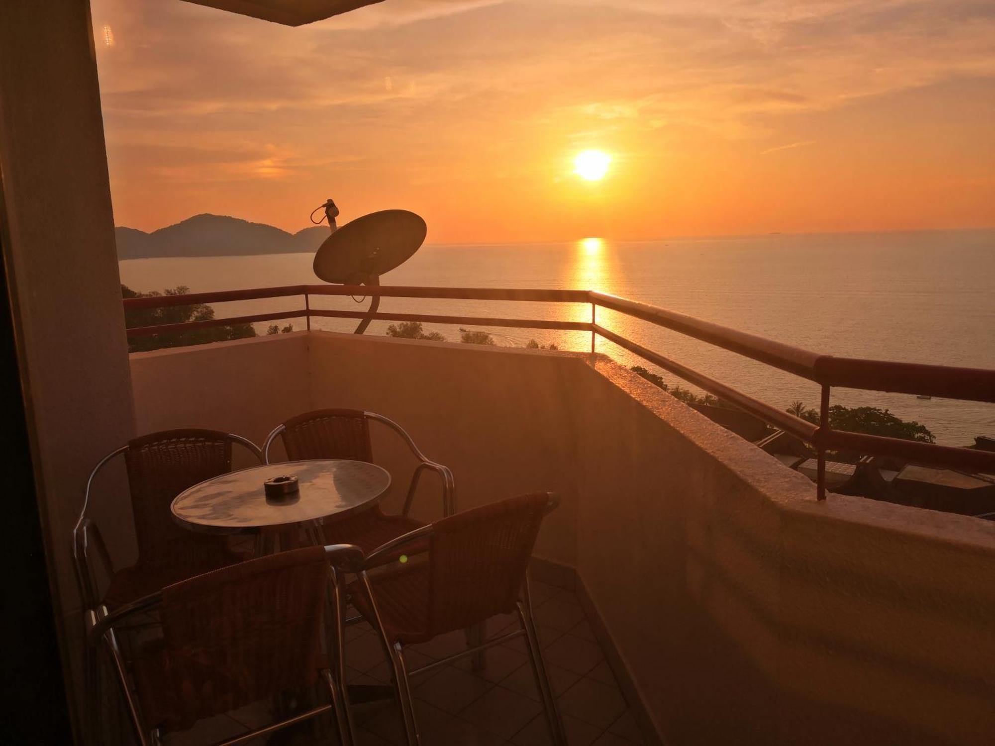 Aloka Seaview Apartment バツーフェリンギビーチ エクステリア 写真