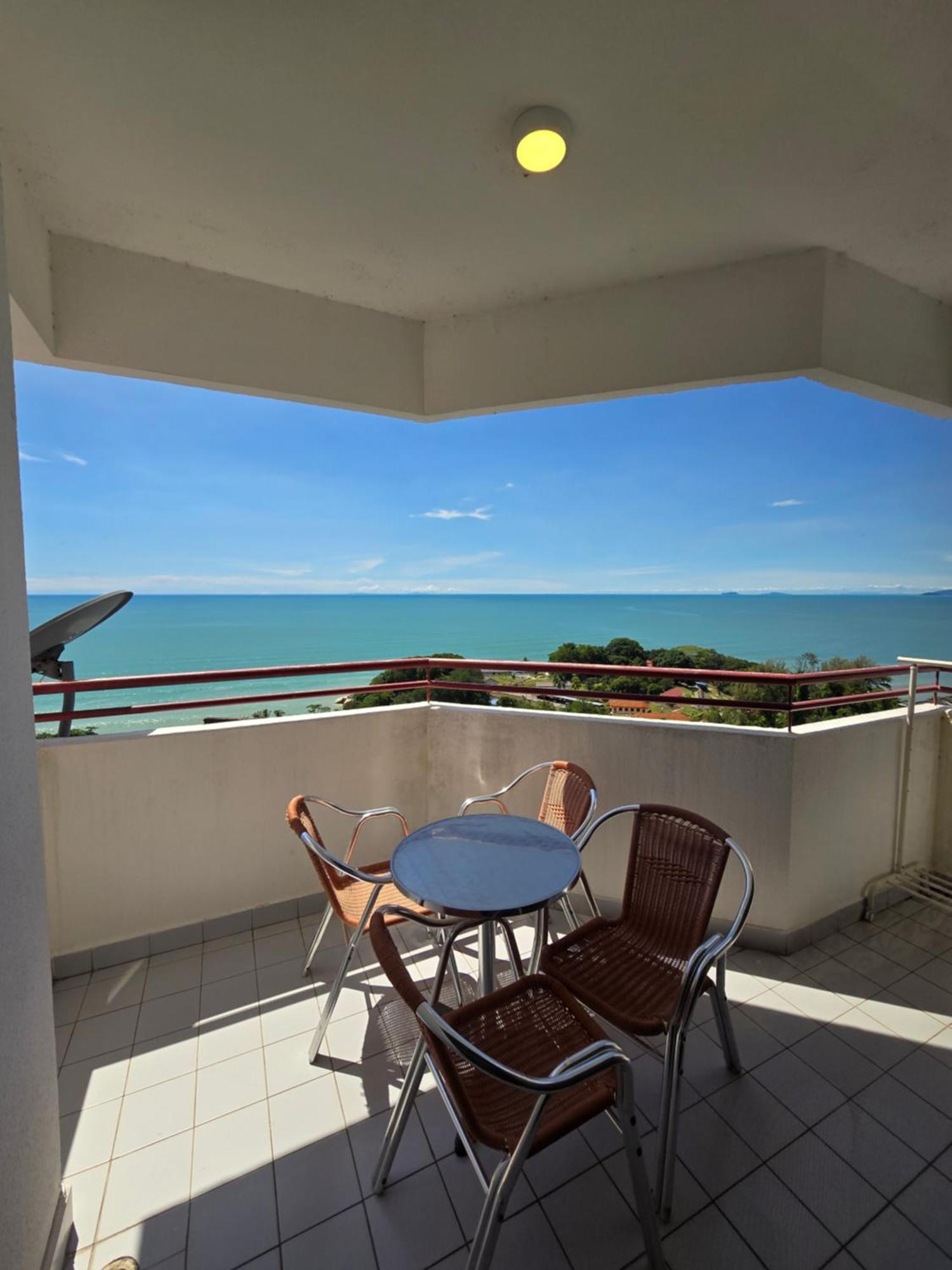 Aloka Seaview Apartment バツーフェリンギビーチ エクステリア 写真